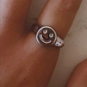 Smiley ring
